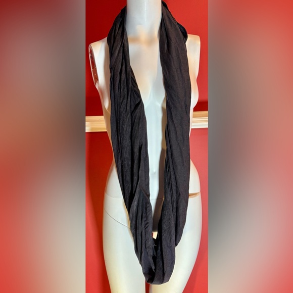 lululemon athletica charcoal gray infinity circle scarf - Picture 2 of 4